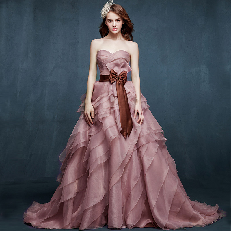 Пепельно-розовое свадебное платье